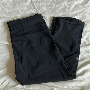 Lululemon capri leggings w/ mesh